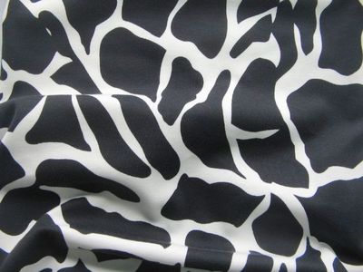 紹興縣歐倫針紡織品 全球紡織網上的滌氨綸羅馬布產品展示與創新